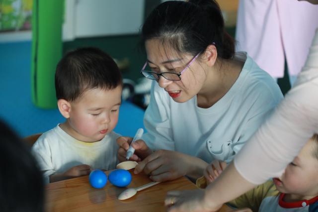 kaiyun官网开云促进身心健康 观山湖区妇幼保健院这场亲子音乐派对有点意思(图3)