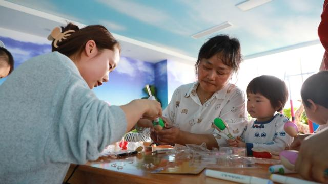 kaiyun官网开云促进身心健康 观山湖区妇幼保健院这场亲子音乐派对有点意思(图2)