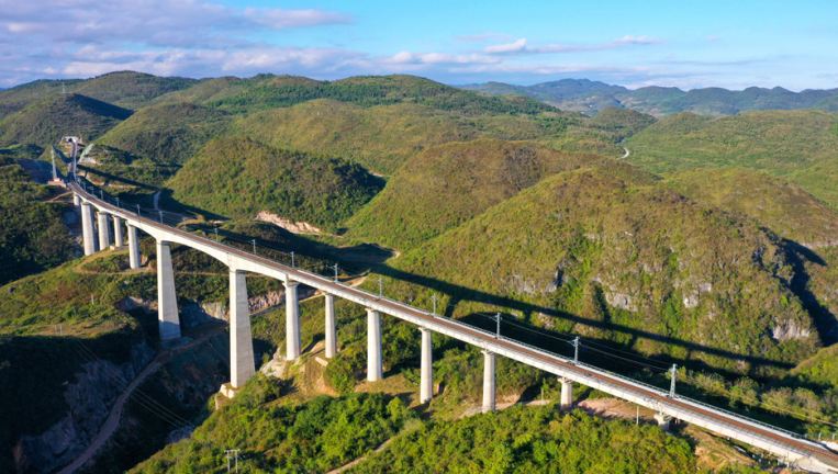 航拍建设中的贵州瓮马铁路