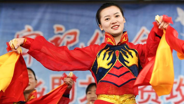 贵州正安：&ldquo;送戏下乡&rdquo;走进移民小区