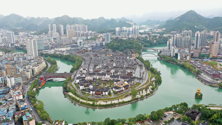 航拍贵州铜仁中南门历史文化旅游区