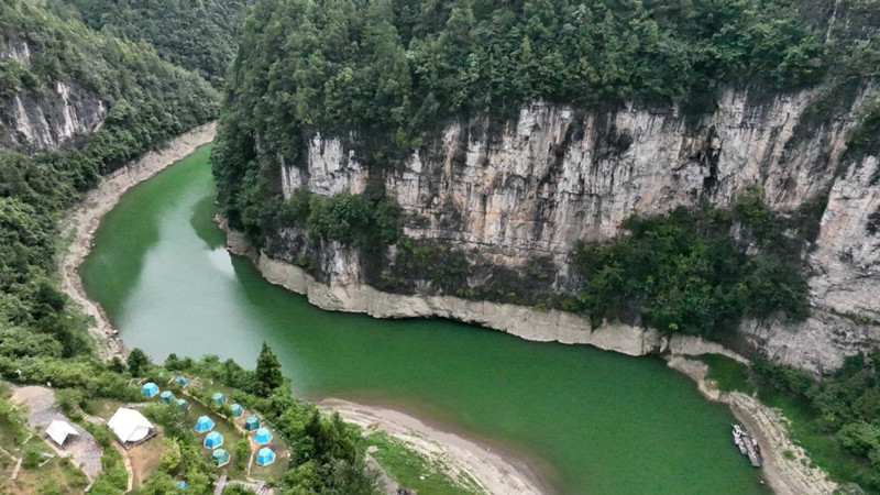 俯瞰贵州美如画卷的清溪峡